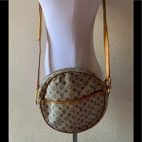 Louis Vuitton Handbags - Authectic Louis Vuitton Monogram Mini Jeanne shoulder bag.